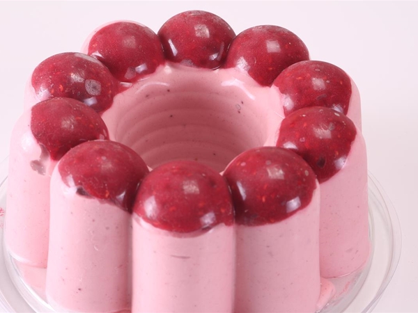 Rood fruit / Witte chocolade pudding 1 liter