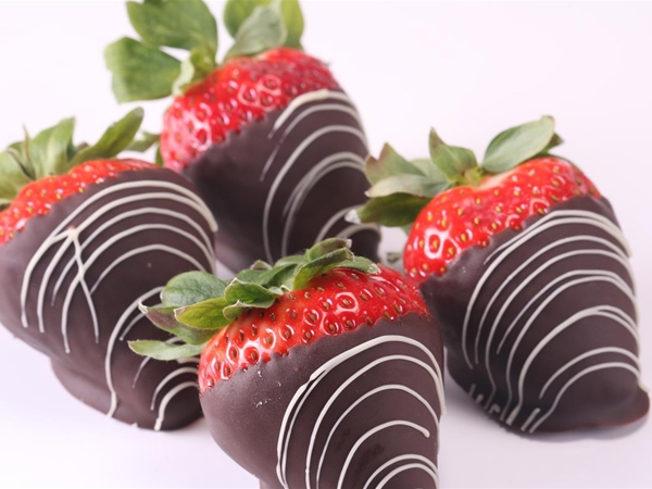 Chocolate dipped strawberry's 200 gram