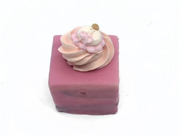 Geboorte petit four roze