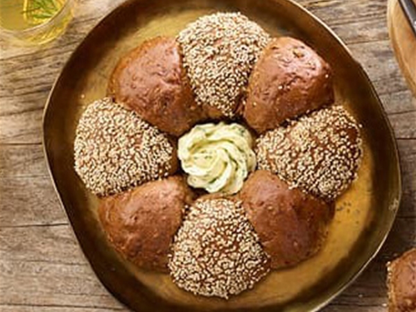 Hartige krans (met kruidenboter)